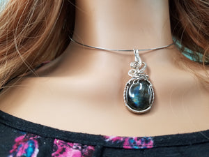 Oval Labradorite Pendant